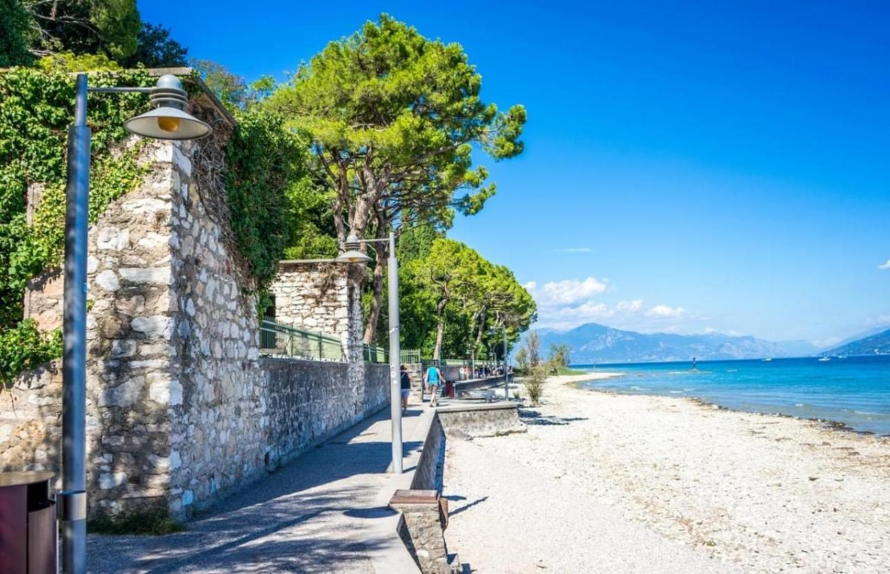 Perseo Apartment - 200M Dal Lago Di Garda Сірміоне Екстер'єр фото