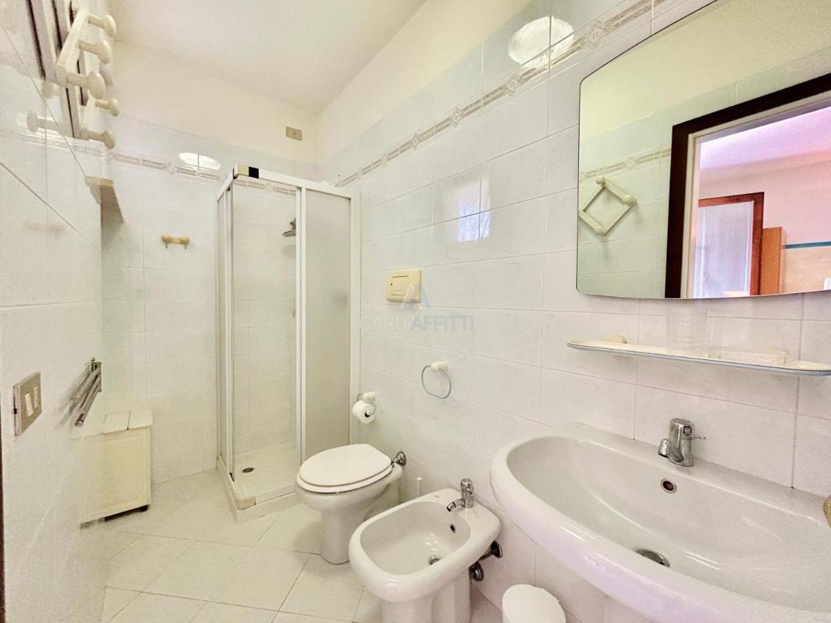 Perseo Apartment - 200M Dal Lago Di Garda Сірміоне Екстер'єр фото