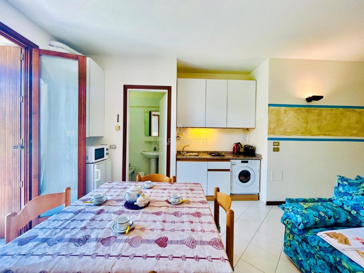 Perseo Apartment - 200M Dal Lago Di Garda Сірміоне Екстер'єр фото