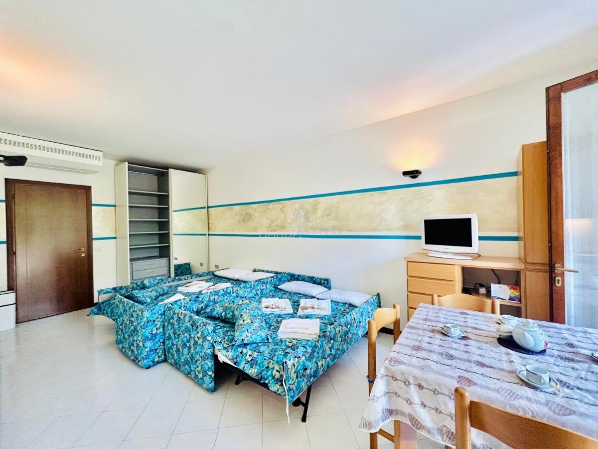 Perseo Apartment - 200M Dal Lago Di Garda Сірміоне Екстер'єр фото