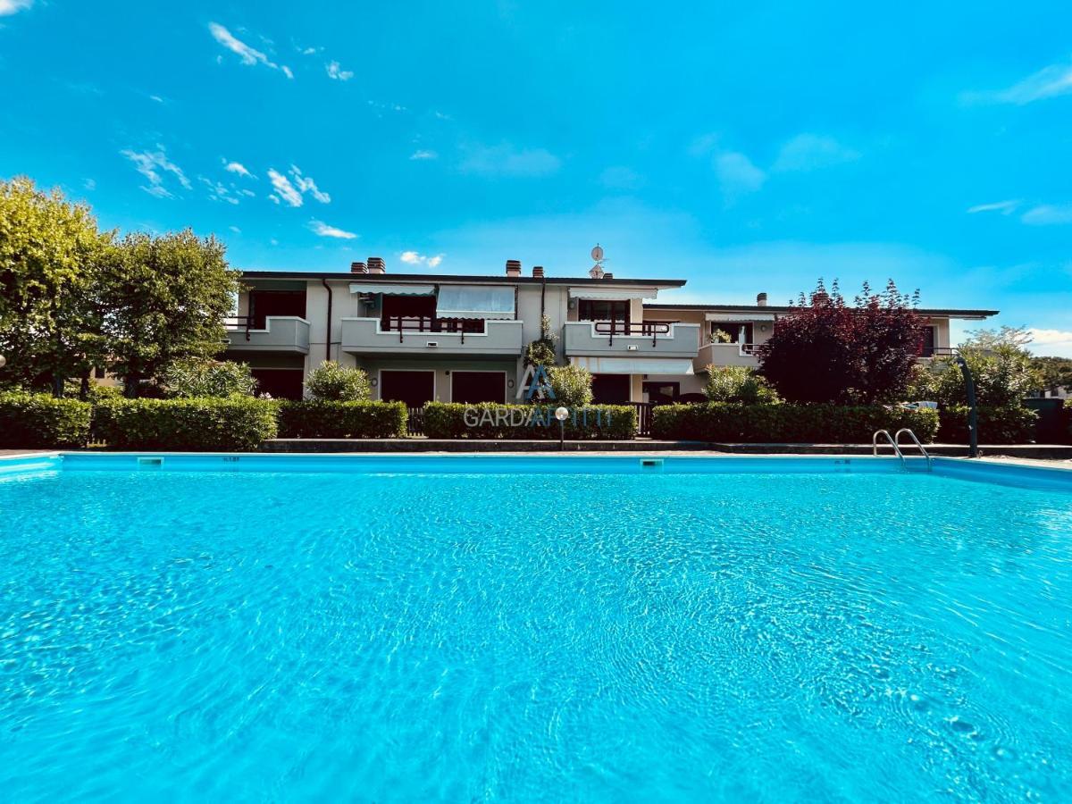 Perseo Apartment - 200M Dal Lago Di Garda Сірміоне Екстер'єр фото