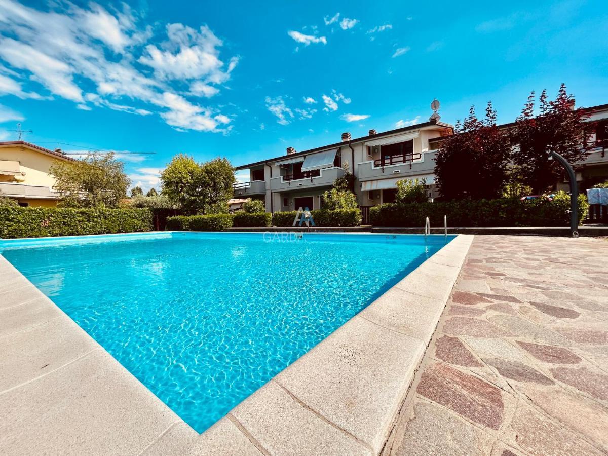 Perseo Apartment - 200M Dal Lago Di Garda Сірміоне Екстер'єр фото
